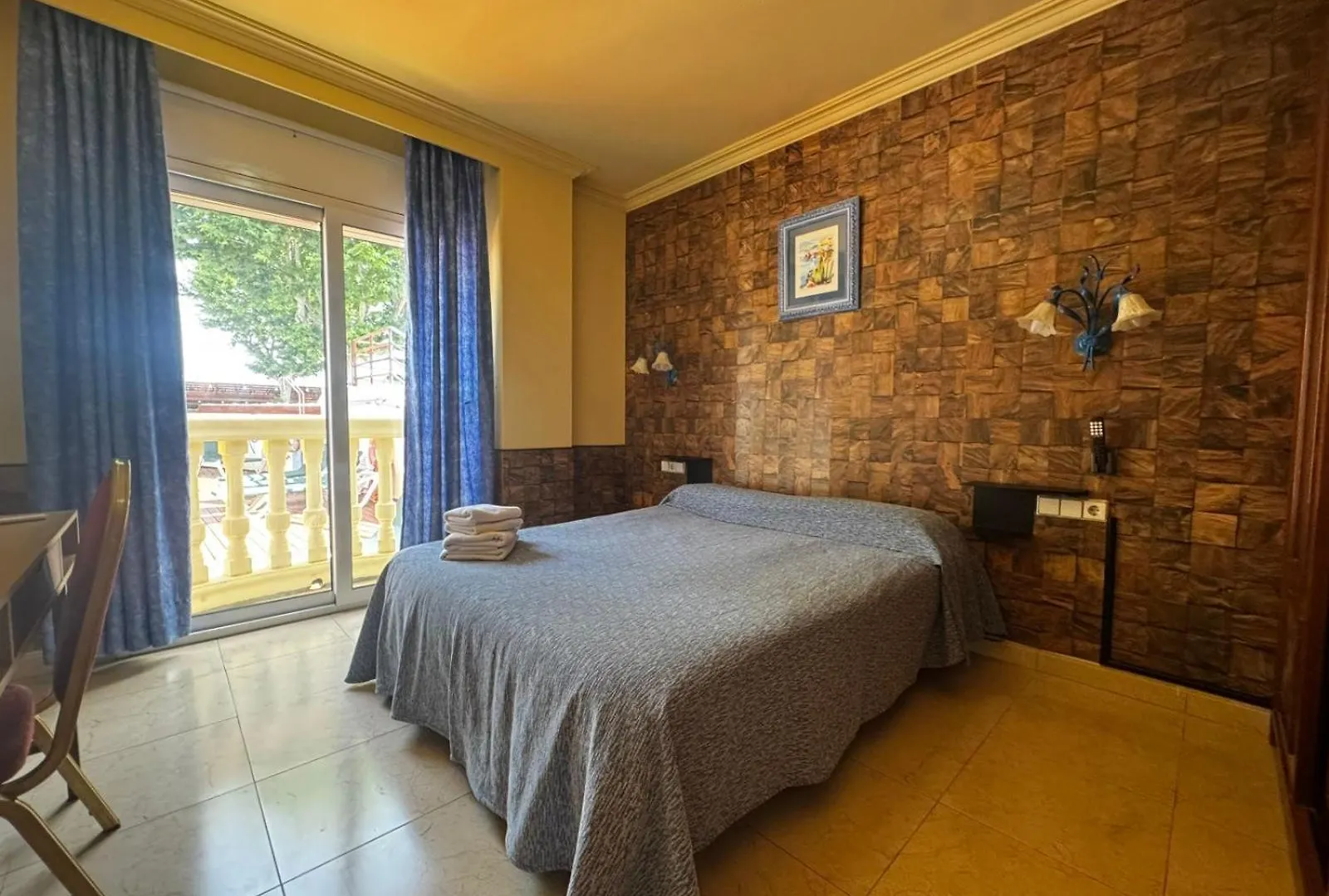 Hotel Portofino Эмпуриабрава