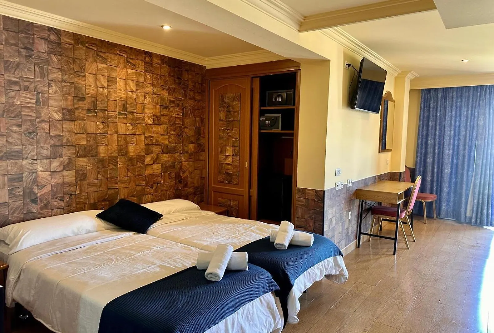 Hotel Portofino إمبوريابرافا