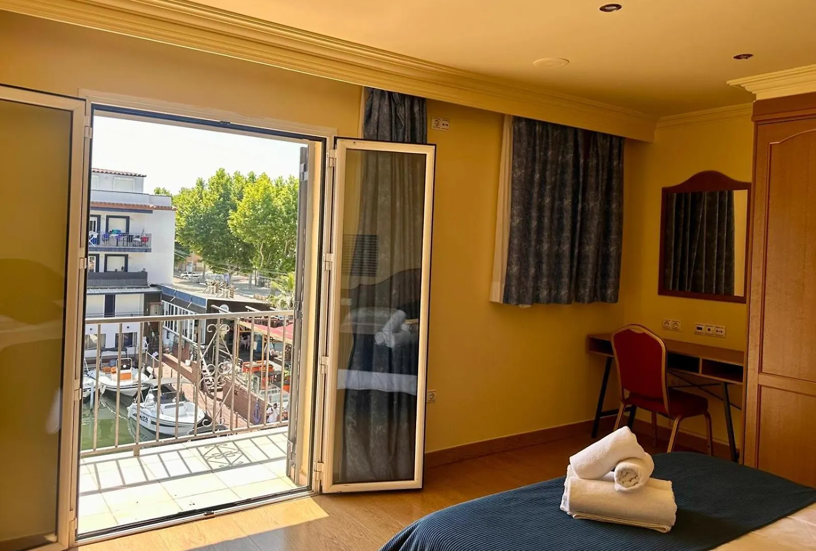 Hotel Portofino Эмпуриабрава