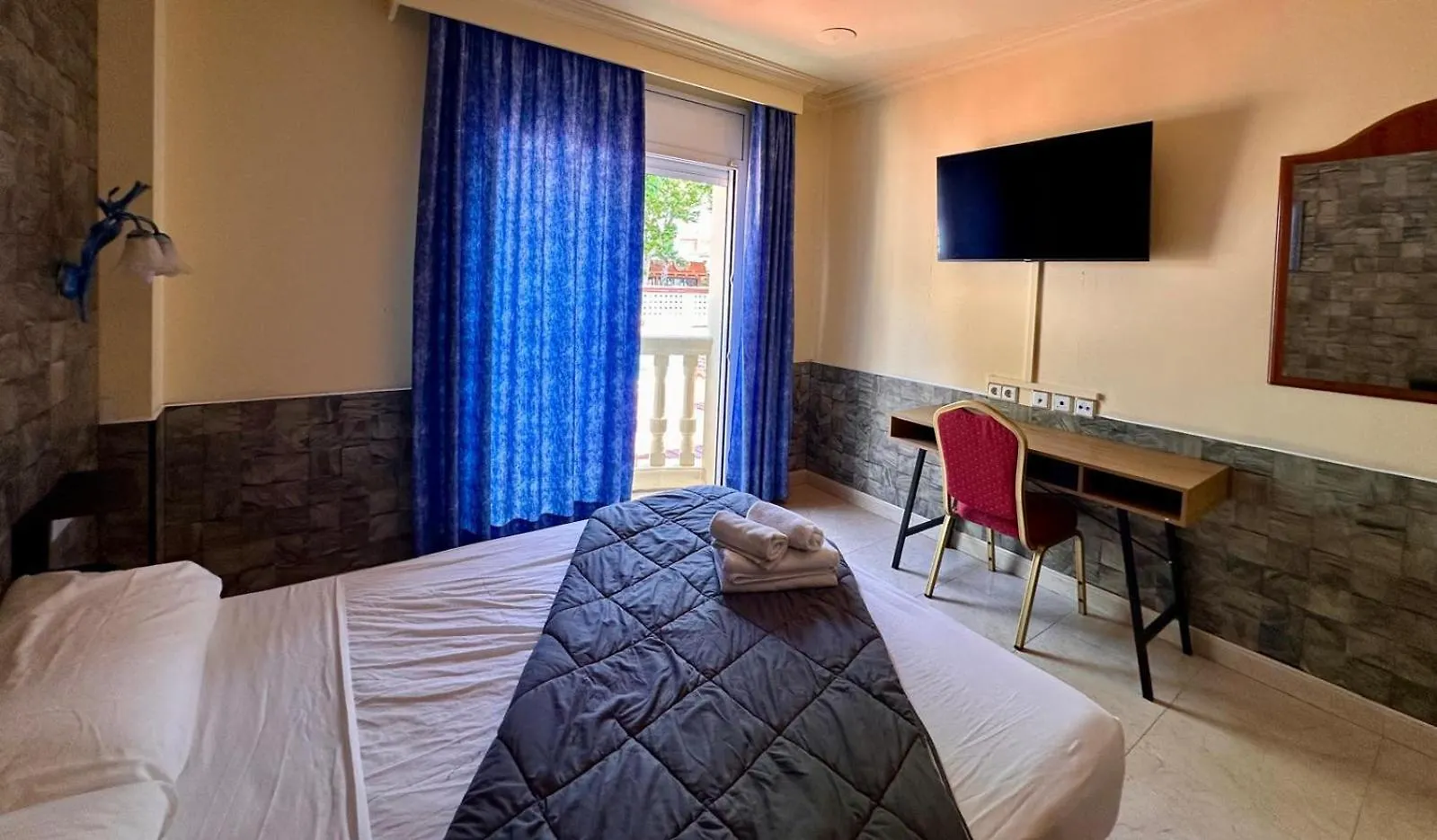 Hotel Portofino Эмпуриабрава