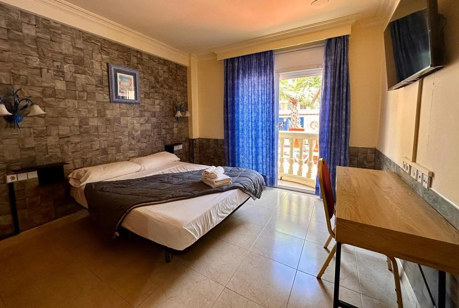 Hotel Portofino Эмпуриабрава